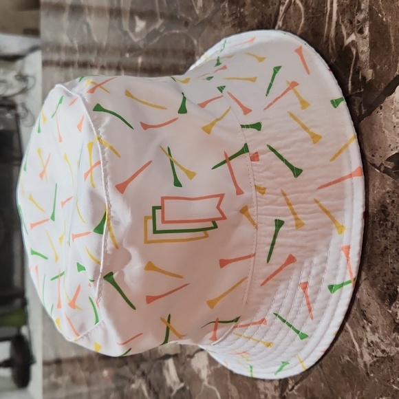 Adorable reversible golf bucket hat in excellent, never worn condition! Unisex - Picture 2 of 2